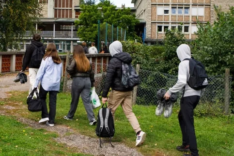 Elèves en chemin Magne